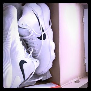 Women’s Hyperdunk 2017 TB